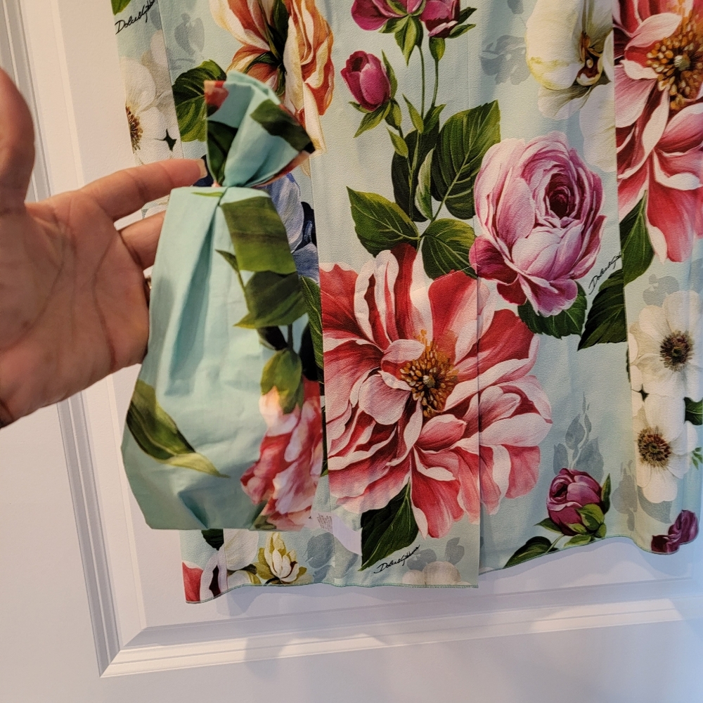 Dolce Gabbana floral skirt Authentic 😍
